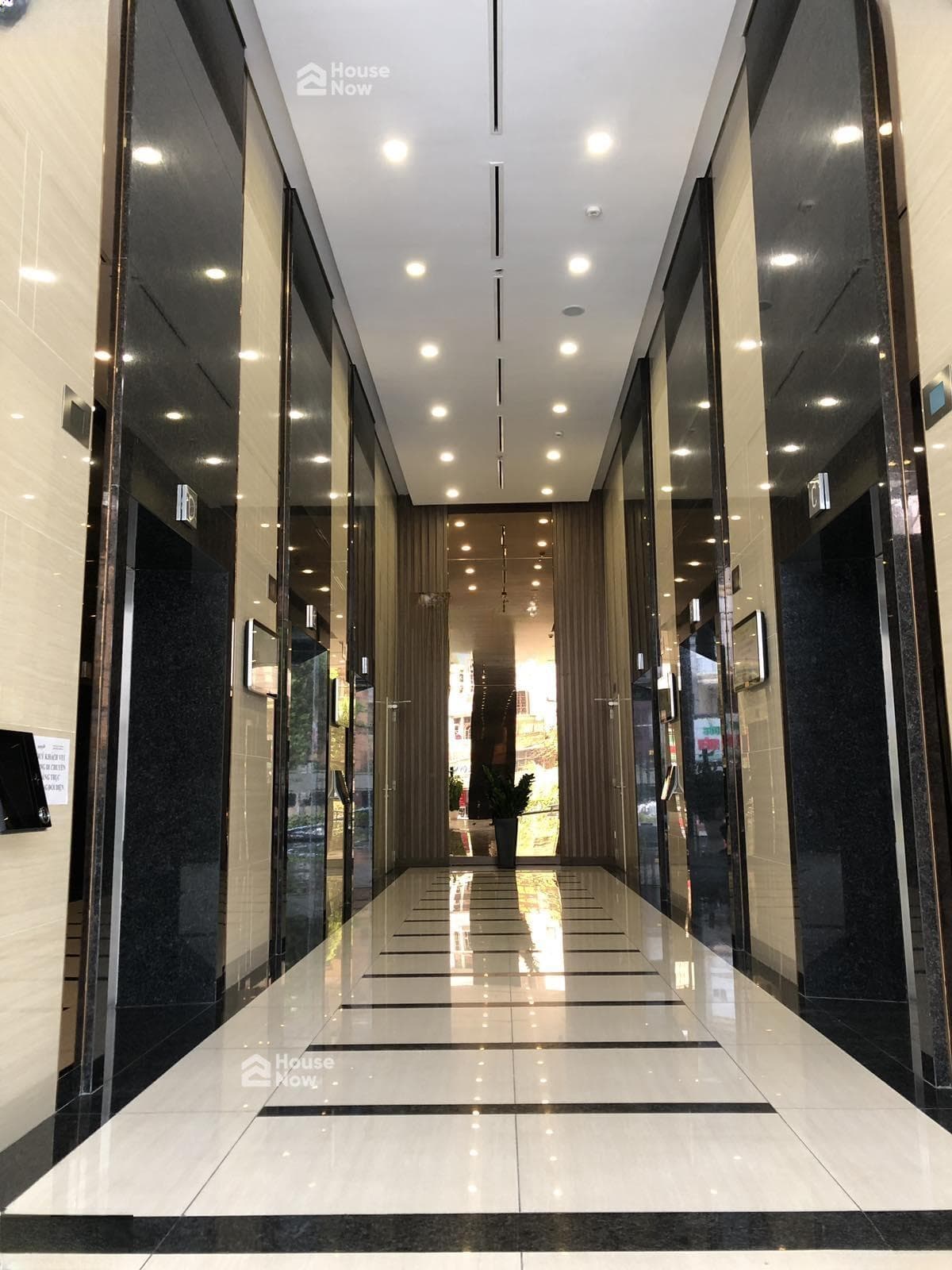 Bán căn 2 phòng ngủ, 100m2, giá 7,5 tỷ, full nội thất, giá tốt tòa Discovery 302 Cầu Giấy - ảnh 9 Bán căn 2 phòng ngủ, 100m2, giá 7,5 tỷ, full nội thất, giá tốt tòa Discovery 302 Cầu Giấy - ảnh 9