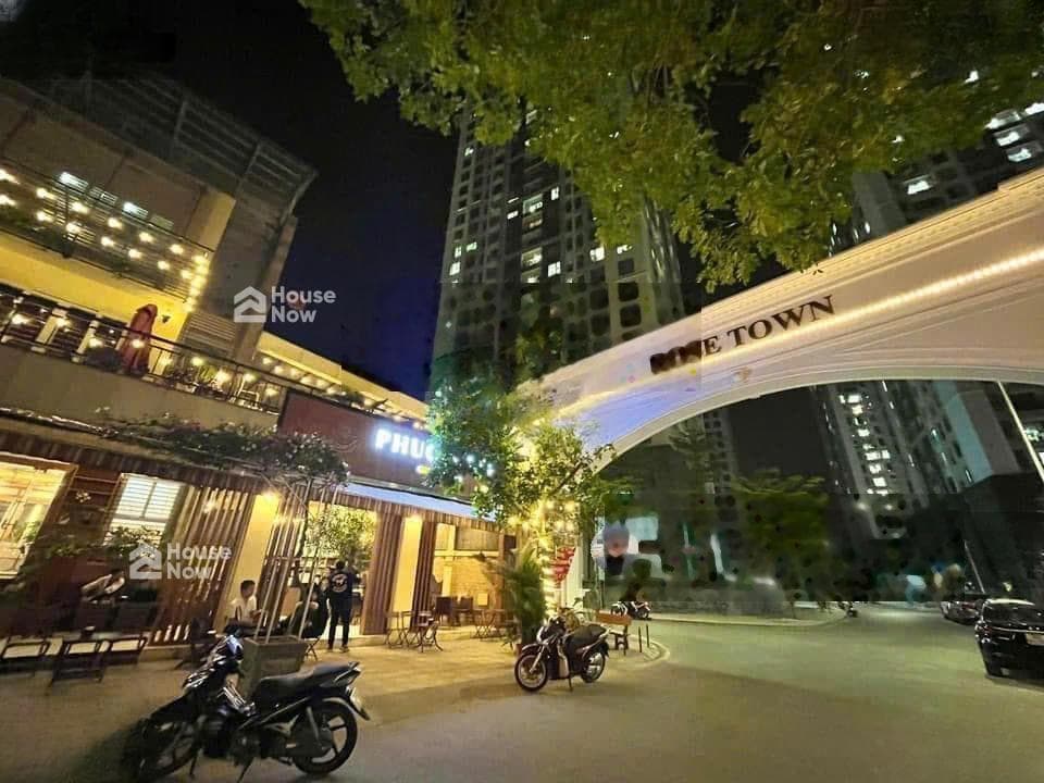 Chính chủ bán chung cư Rose Town 79 Ngọc Hồi, 71m TT, view Hồ Linh Đàm, 2PN sổ đỏ, giá 4,6 tỉ - ảnh 4 Chính chủ bán chung cư Rose Town 79 Ngọc Hồi, 71m TT, view Hồ Linh Đàm, 2PN sổ đỏ, giá 4,6 tỉ - ảnh 4