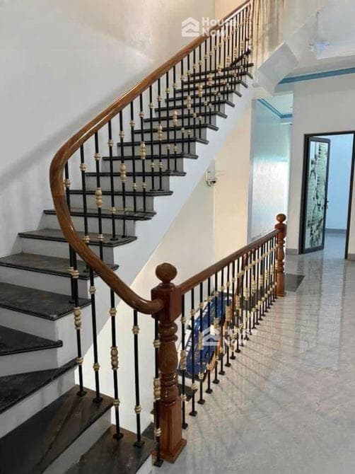 Nhà khu vực Thạch bàn Long Biên 44M², 4 TẦNG – GẦN AEON MALL – CÓ SÂN – 8,95T - ảnh 4 Nhà khu vực Thạch bàn Long Biên 44M², 4 TẦNG – GẦN AEON MALL – CÓ SÂN – 8,95T - ảnh 4