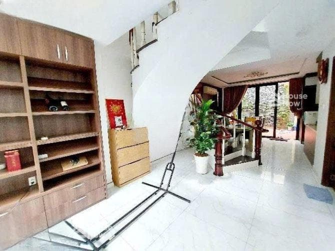 Khan Hiếm !!! Bán nhà đẹp Hoàng Hoa Thám, DT : 7.5mx20m - 4 tầng, Giá : 21 tỷ - ảnh 10 Khan Hiếm !!! Bán nhà đẹp Hoàng Hoa Thám, DT : 7.5mx20m - 4 tầng, Giá : 21 tỷ - ảnh 10