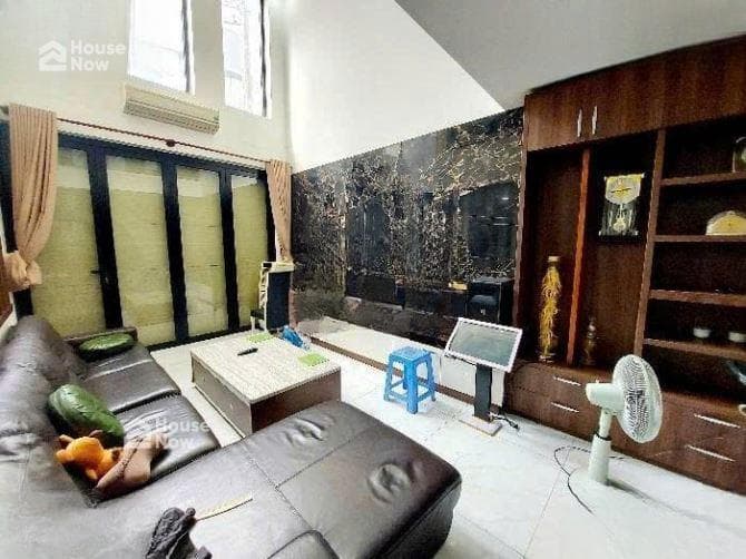 Khan Hiếm !!! Bán nhà đẹp Hoàng Hoa Thám, DT : 7.5mx20m - 4 tầng, Giá : 21 tỷ - ảnh 2 Khan Hiếm !!! Bán nhà đẹp Hoàng Hoa Thám, DT : 7.5mx20m - 4 tầng, Giá : 21 tỷ - ảnh 2