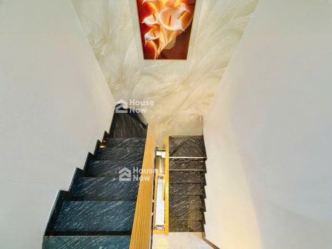 Nhà 2 lầu cực đẹp, nội thất cao cấp, hẻm xe tải đường cống lỡ. Chưa tới 6 đồng - ảnh 2 Nhà 2 lầu cực đẹp, nội thất cao cấp, hẻm xe tải đường cống lỡ. Chưa tới 6 đồng - ảnh 2