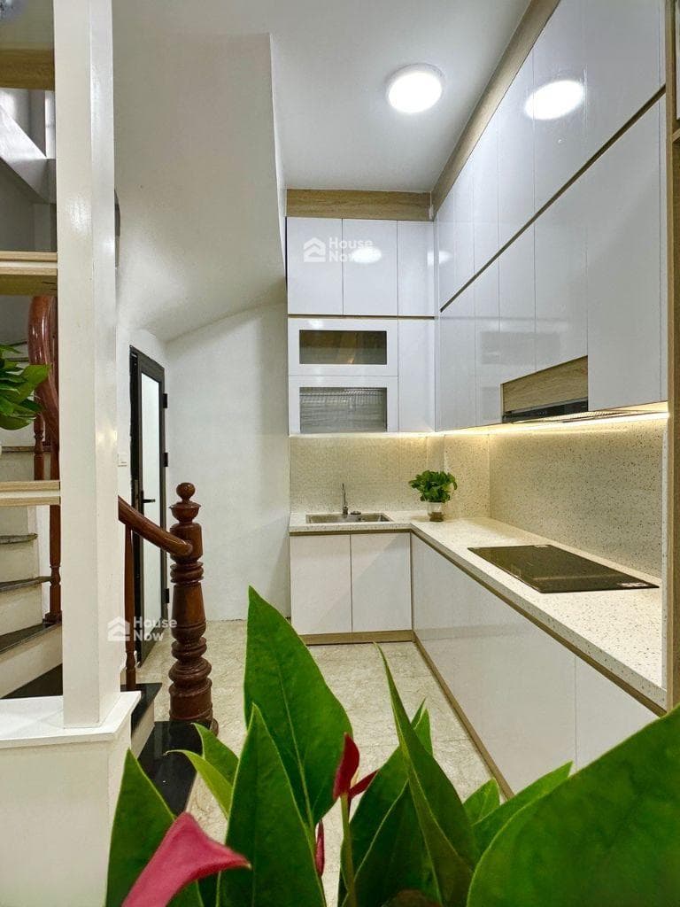 Ngõ ô tô-5 tầng-30m đến bãi gửi ô tô ngày đêm - ảnh 3 Ngõ ô tô-5 tầng-30m đến bãi gửi ô tô ngày đêm - ảnh 3